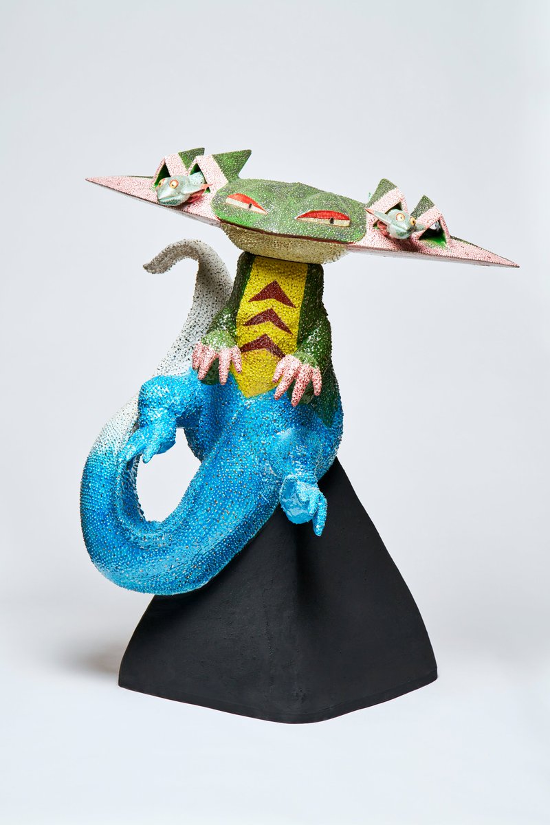 tohoku_h_museum's tweet photo. ＼「ポケモン×工芸展」美とわざ解説:ドラパルト×陶器／

今井完眞氏≪ドラパルト≫をご紹介！
表面の細かな凹凸に注目！生き物を観察しながら探求してきた技術で、ポケモンをテーマに表現しました。

https://t.co/iqylx1NNML
今井完眞 《ドラパルト》 2025年 個人蔵 撮影／中戸川史明＃ポケモン https://t.co/599O2J7y0A