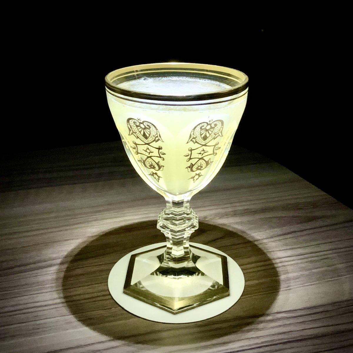 BarLuciano1's tweet photo. エーワン(A-1)
ジン、オレンジキュラソー、レモンジュースのショートカクテル。

本日も『19時から気のむくままに』営業いたします。
9月はありがとうございました。
10月もどうかよろしくお願いいたします。 https://t.co/G74EmH0H8g