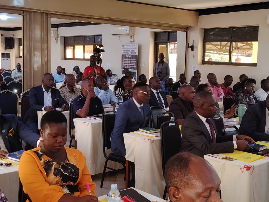 MoLGUganda's tweet photo. Balaam Warns Interdicted Local Government Officials Against Returning Before Investigations Conclude

JINJA CITY — Minister for Local Government Hon. @BalaamBarugahar has warned that interdicted officers should not resume duty while investigations into their cases remain ongoing. https://t.co/jd3ebL1xVC