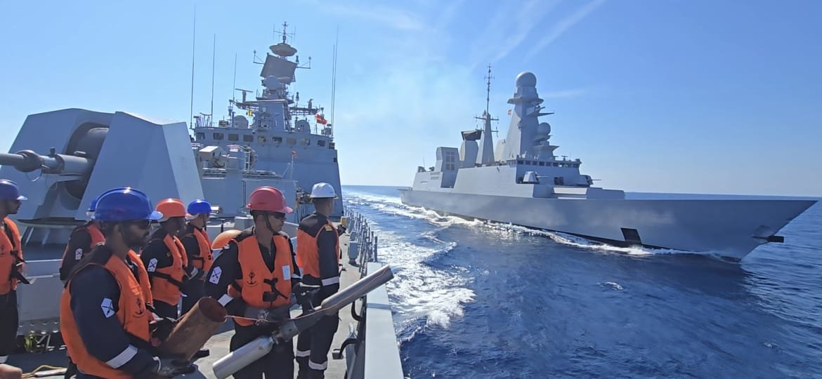Agni_Yatra's tweet photo. 🔹#Inde 🇮🇳/#France 🇫🇷🔹

La frégate de la marine indienne INS Trishul arrive à Toulon pour la 24e édition de l'exercice maritime bilatéral franco-indien Varuna. https://t.co/TivqDWcV6x