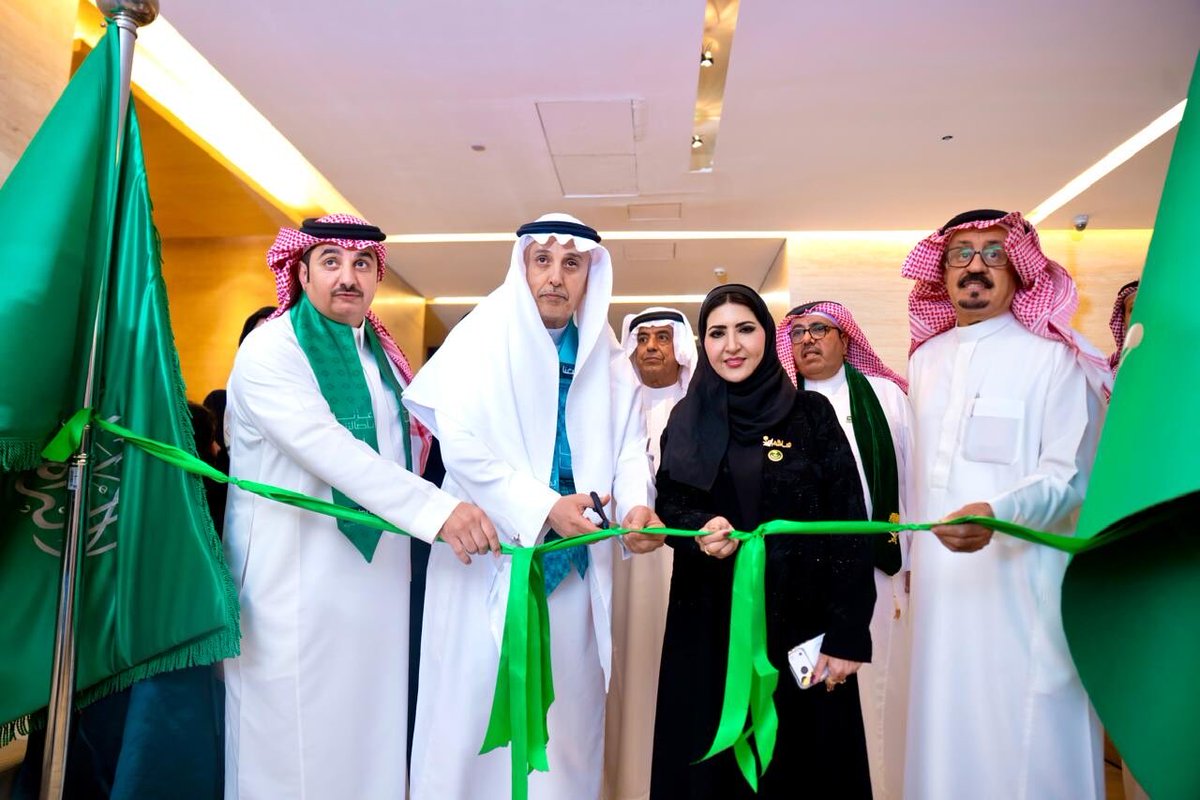 AlFassamArt's tweet photo. الجمعية السعودية للفنون التشكيلية تحتفي بالوطن

https://t.co/Q65s8ZMuum

@AlRiyadh https://t.co/tB8q8bFyzM