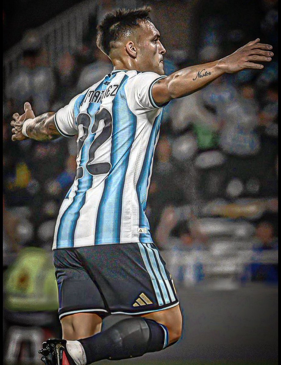 FBiasin's tweet photo. Migliori marcatori all-time ARGENTINA 🇦🇷:

1) Messi 125
2) Batistuta 55
3) Lautaro, Aguero 41

Migliori marcatori all-time INTER ⚫️🔵:

1) Meazza 284
2) Altobelli 209
3) Lautaro 179

…continua https://t.co/rctSZz8Mwi