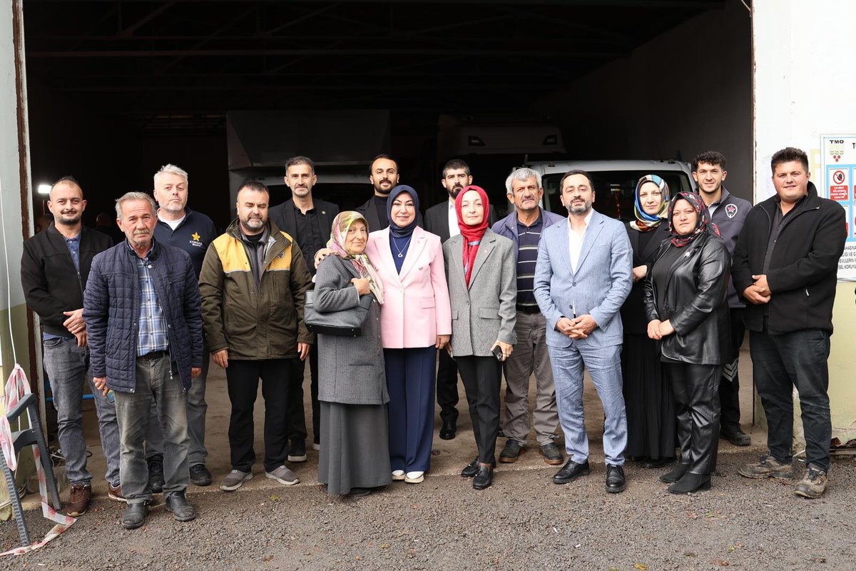 rukiye_toy's tweet photo. 📍 #Ordu | #Korgan

Türkiye Yüzyılı Buluşmaları kapsamında dün Korgan’daydık.

Esnafımızın dükkanına misafir olduk, hanelerimizin kapısını çaldık; hastalarımızı ve büyüklerimizi ziyaret ettik. 118 yaşını aşan kıymetli teyzemizin duasını aldık, asırlık hayatından hatıralarını dinledik. 

Halk Eğitim Merkezimizi ziyaret ettik, şehitliğimizde aziz şehitlerimizi dualarla yâd ettik. İlçe teşkilatımızla bir araya geldik.Kuzinenin başında çayımızı yudumladık, harmanda fındığa dokunduk; Korganlı hemşehrilerimizle aynı sofrada buluşup güzel sohbetler ettik. 

Gönlümüzde güzel hatıralarla Korgan’dan ayrıldık. Misafirperverlikleri için başta İlçe Teşkilatımız olmak üzere, tüm Korganlı hemşehrilerimize teşekkür ediyorum.

@Akparti @AKGMTeskilat @AKKADINGM @abuyukgumus @avabdullahguler
#TürkiyeYüzyılıBuluşmaları