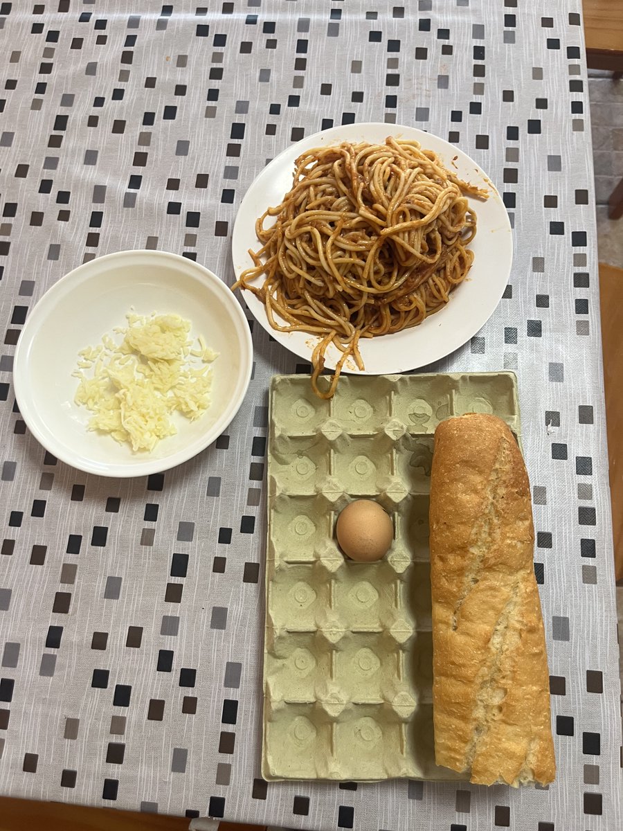 FPersonaiValors's tweet photo. El 29 de setembre se celebra el Dia Internacional de Conscienciació sobre la Pèrdua i el Malbaratament Alimentari! 🍽️ 

Als nostres centres i serveis no ens hem quedat només a parlar-ne: ho hem posat en pràctica cuinant una recepta amb aliments que estaven a punt de caducar.🧡 https://t.co/0AFiqtbnUT