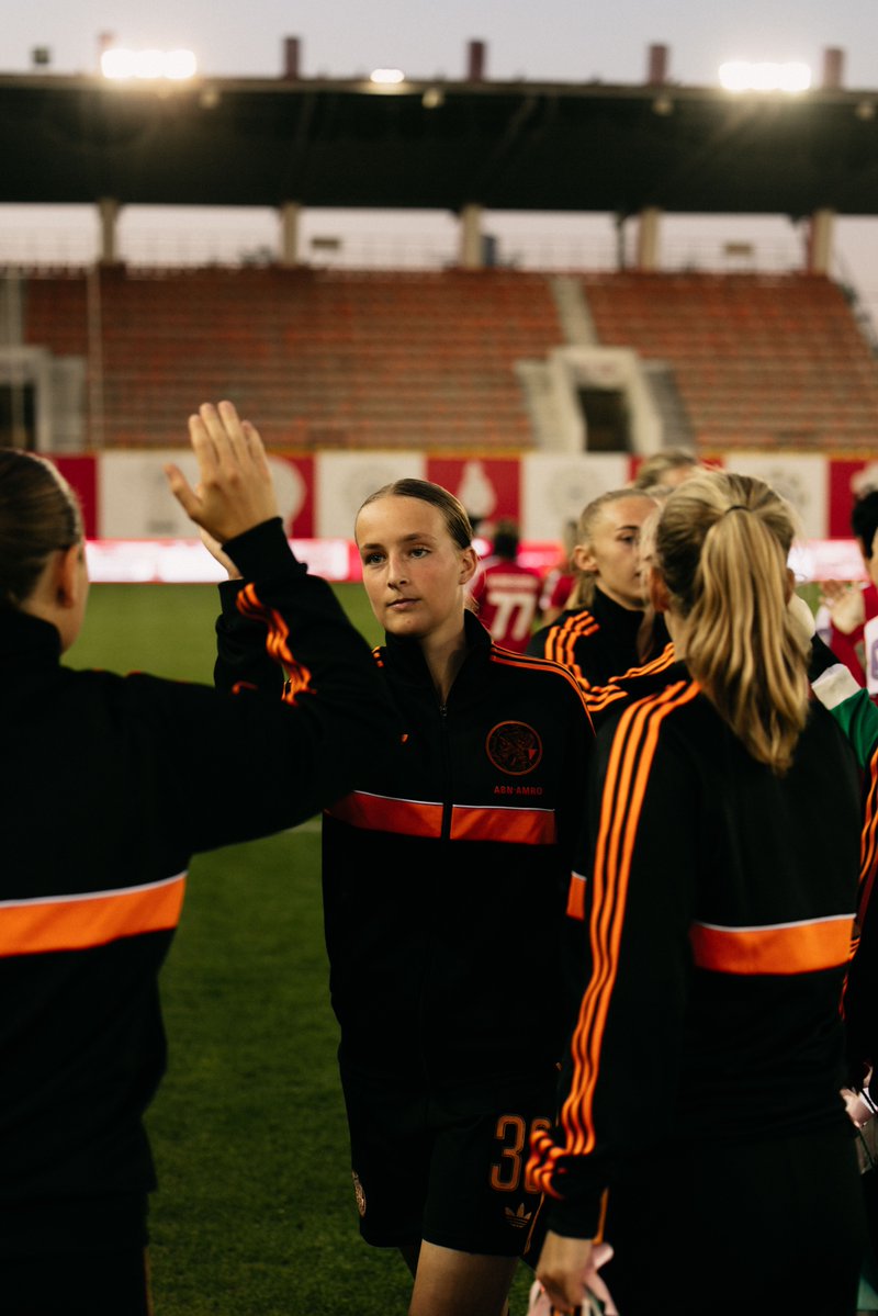 AjaxVrouwen's tweet photo. Ajax debuts for Cindy Barendsz &amp; Vera Sweers 👏

#ForTheFuture https://t.co/Cokctxdwjw