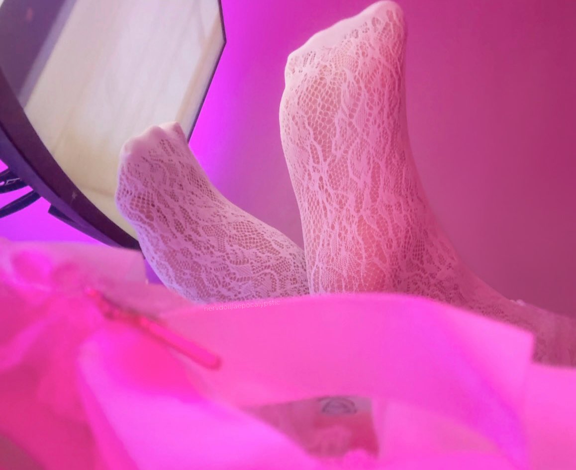 nervdoll's tweet photo. open wide https://t.co/4mvs07q6p3