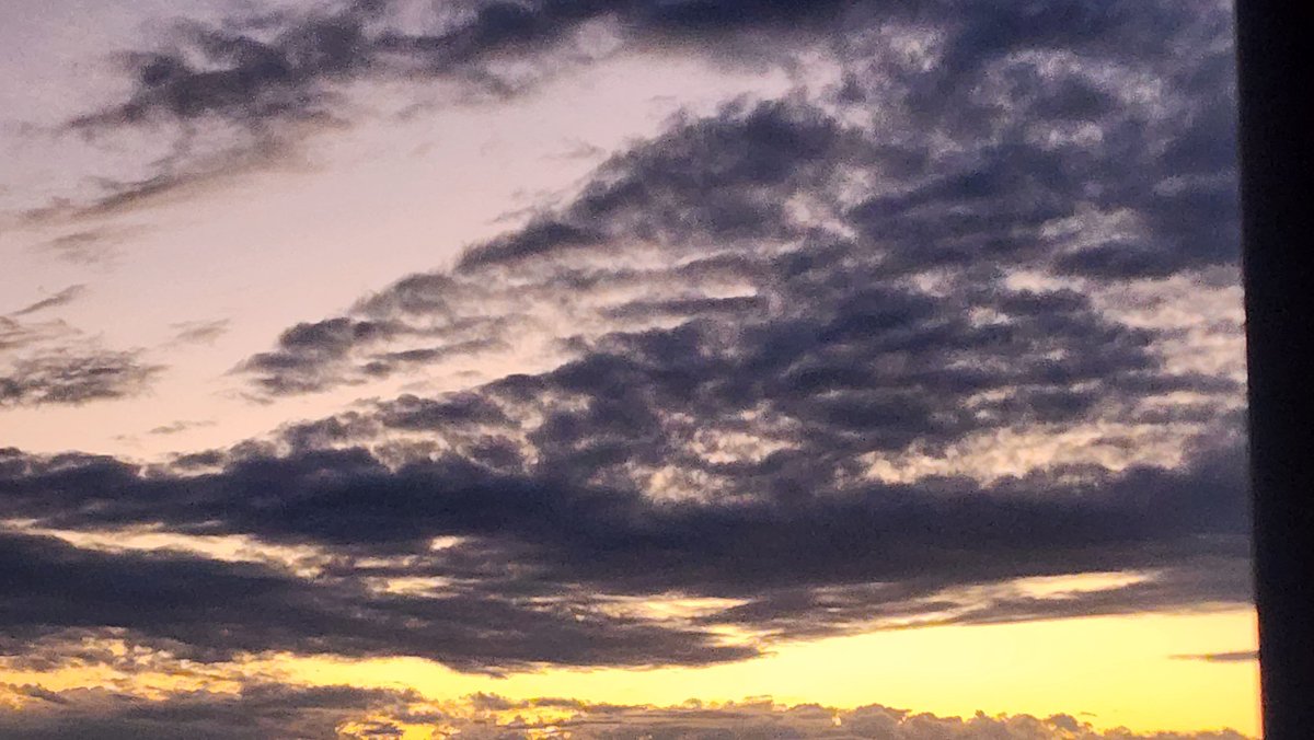 Sora0taki's tweet photo. 久々に晴れてたんで写真撮ったけど
やっぱり綺麗な空 https://t.co/96lNRXP4yA