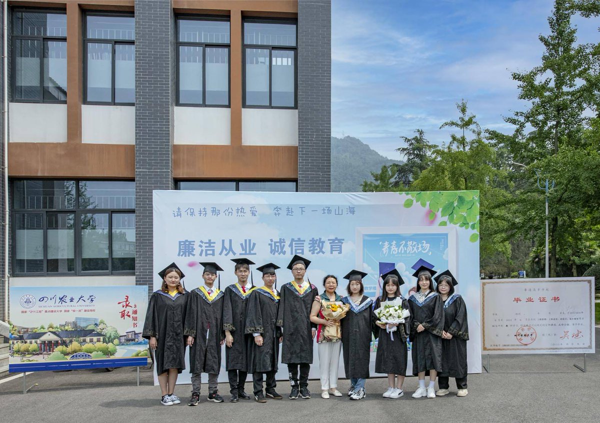 AndreaBurkilyu's tweet photo. Grad season hits different—flipping through old pics while holding my new diploma. So grateful for every laugh and lesson that got me here. https://t.co/KJDiDmZAEz