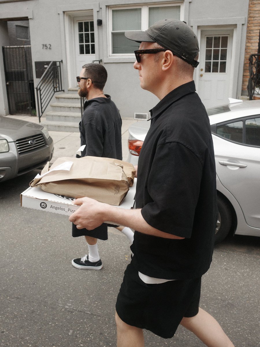 feelmybicep's tweet photo. SNAPS FROM OUR RECENT TRIP TO NYC AND PHILADELPHIA, ALWAYS A GOOD TIME HANGING WITH FRIENDS AND ENJOYING THE FOOD. https://t.co/KubDwMPzX4