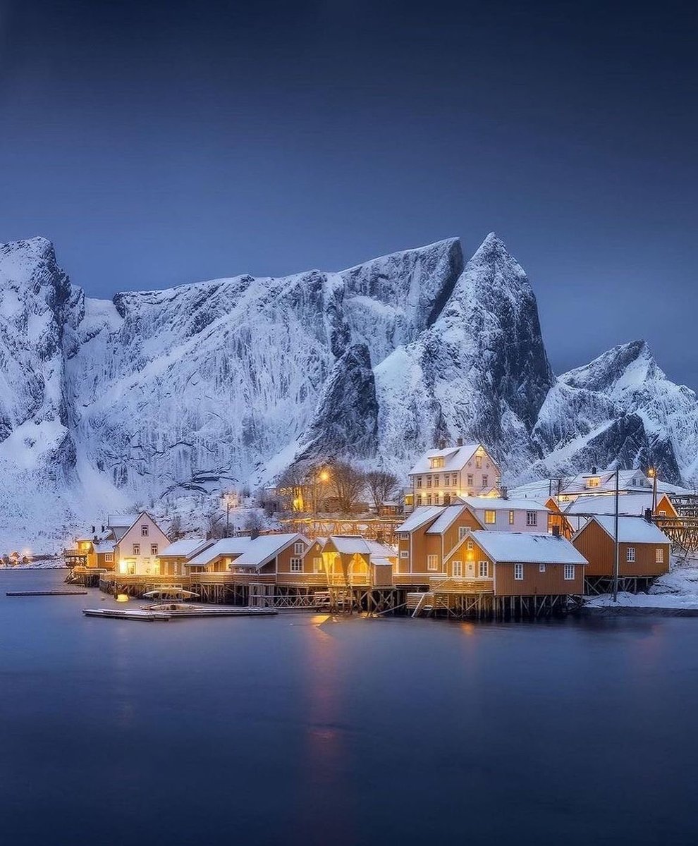 ScandinavianAE's tweet photo. Lofoten, Norway 🇳🇴 https://t.co/iRb7dRnbGW