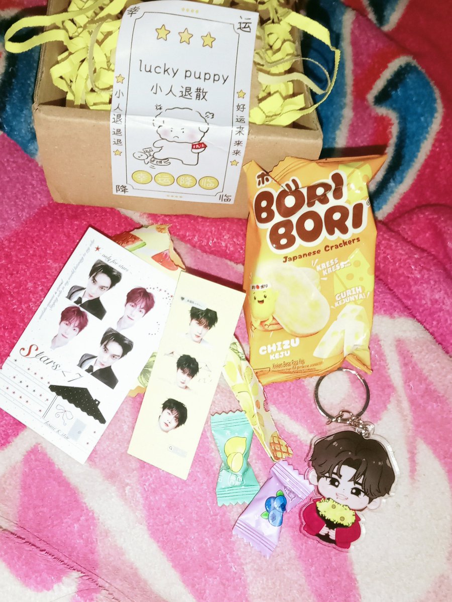 cacaiiyv's tweet photo. terimakasih untuk gift nya kakak, cute bngt smuany, apalgi ganci nya gemes iihh😖😖🫶🏻🫶🏻🩵🤍💛 https://t.co/lnN8vFnRPw