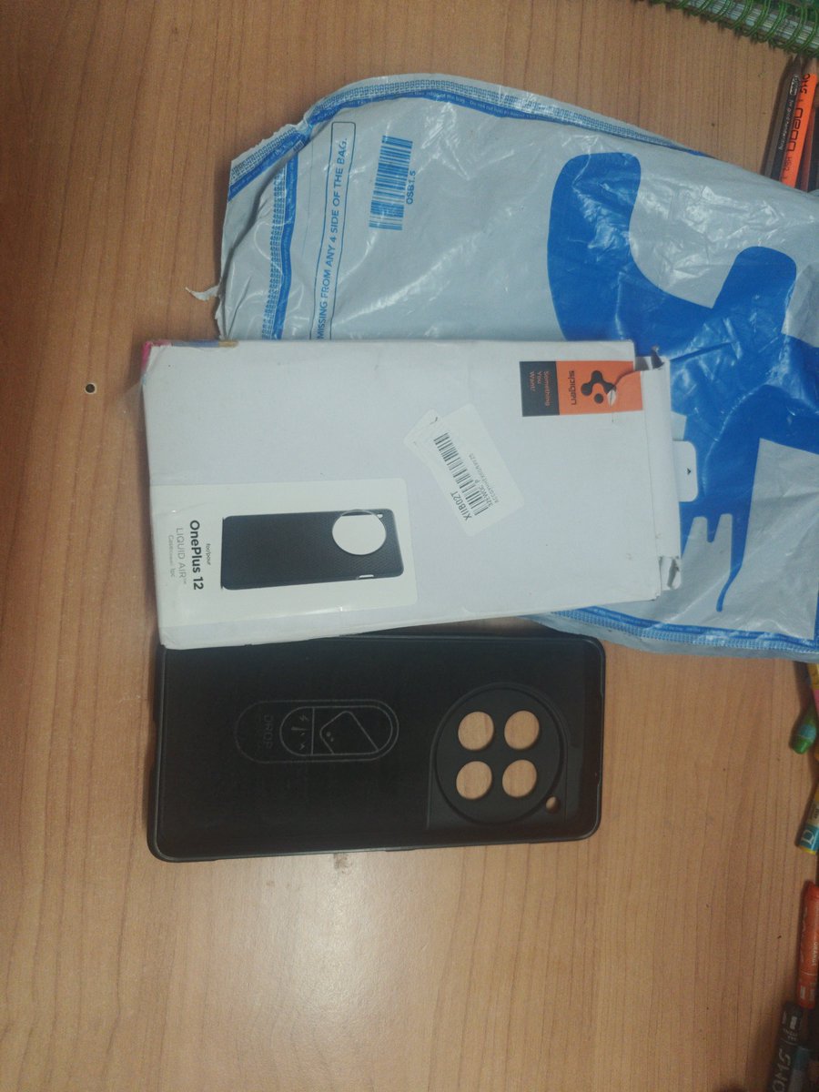 mailjaiswal's tweet photo. @Flipkart @flipkartsupport @flipkart_tech @flipkartsupport @Flipkart never expected Flipkart to stoop so low and sent fake products in original product boxes!! Received a completely wrong product within a branded official packaging! See for yourself! https://t.co/Wr5souWmMe