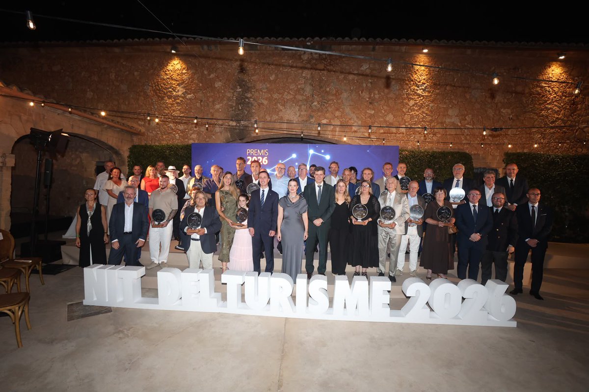 FELIB_info's tweet photo. La FELIB va ser present a la X #NitdelTurisme, una cita per reconèixer el talent i la dedicació de persones, empreses i institucions del sector.
El paper dels municipis i la cooperació supramunicipal és essencial per avançar cap a un turisme més sostenible i vinculat al territori https://t.co/SEgZ84jhOm