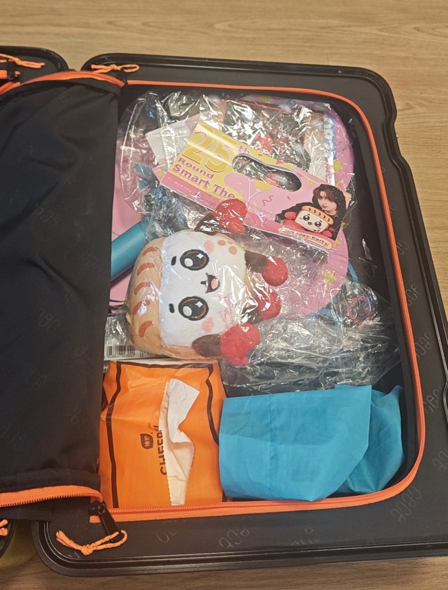 AriesJIng0525's tweet photo. after 2 days I finally get my packge opened 😝
sorry mapang, let's be outside 😘
@smart_csnp

#SmartCSNP25thBirthdayParty
#SmartCSNP https://t.co/MiGBcylPse