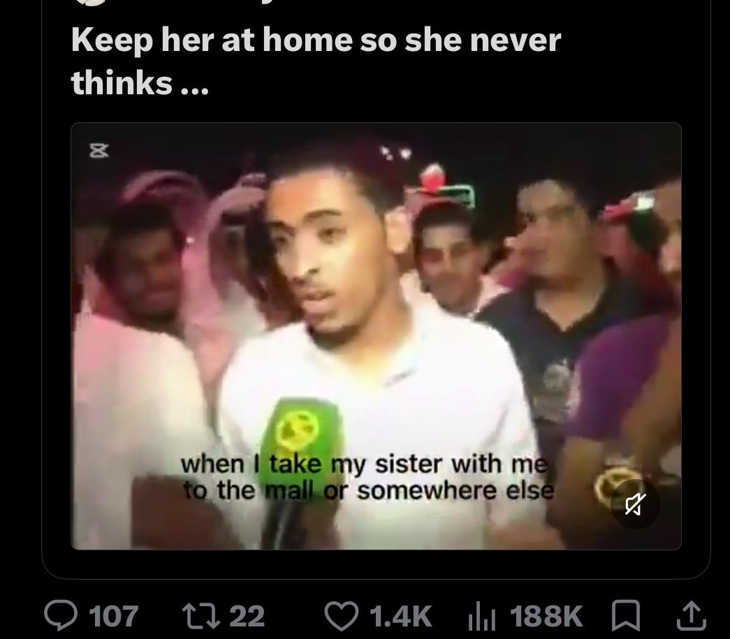 xeelxli's tweet photo. اذكر ذا المقطع برنامج ٩٩ وانتشر بيننا مضرب مثل للشهامه والحين كلهم عند الاجنبيه يسفلون في الي ارسل لها المقطع بترجمه صار محرج بأثر رجعي 
عندي نظريه مني انا شخصيا تقول الجماعه حبه حبه يبدا الاستيعاب متاخر انهم كانوا يسوون حاجات غريبه حتى البهيمه ينحرج
 يعني خلو سمننا في دقيقنا 😂 https://t.co/LfT6XJlk8W