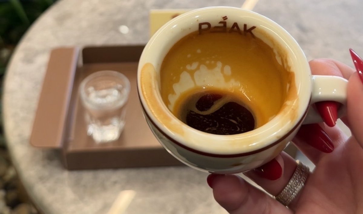 privQueenh's tweet photo. من بدّ القهاوي ضحكتك هي قنادي https://t.co/JcKJMUMz5X