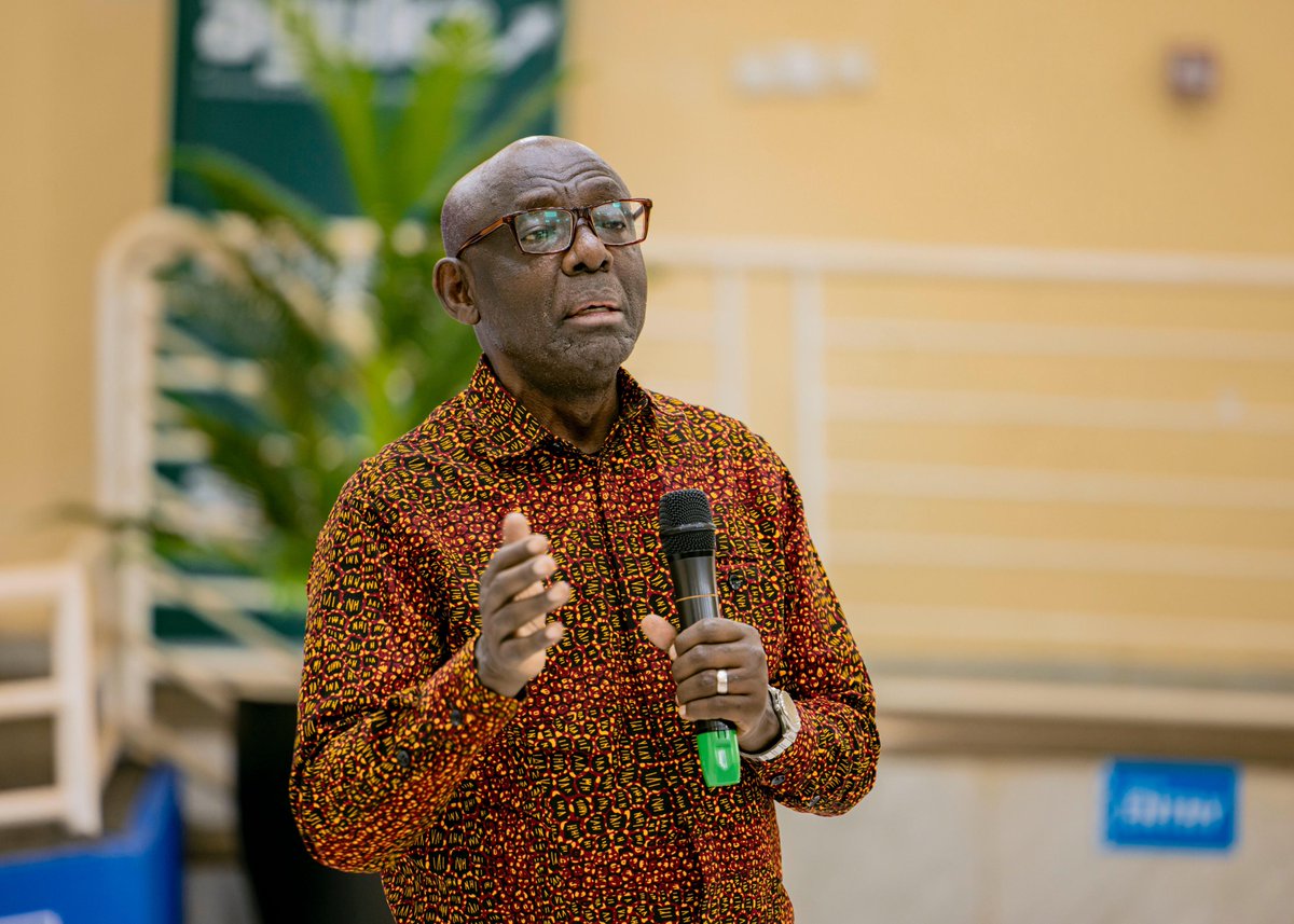 RwandaYouthArts's tweet photo. 🛑: Kurikira ubuhamya bw'umushoramari, Denis Karera waganirije ba rwiyemezamirimo bari mu mahugurwa ya #YouthConnekt na #ArtsConnekt Awards 2026; mu Kigo cy'Ubutore cya Nkumba, @BureraDistrict.

"Iyo uzi aho ujya ugatekereza binini ugerayo."

📌Link: https://t.co/6R6ZVlFv49

#SoberGen #ReadyGen