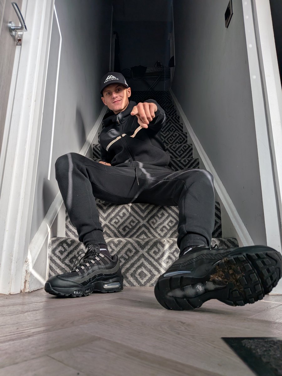 HornballChav's tweet photo. Get those soles licked clean boy, not a mark 😈

#scally #chav #findom #trainers #airmax #dom #belfast #smick #nsfw #chudai https://t.co/AEqDpTl32I