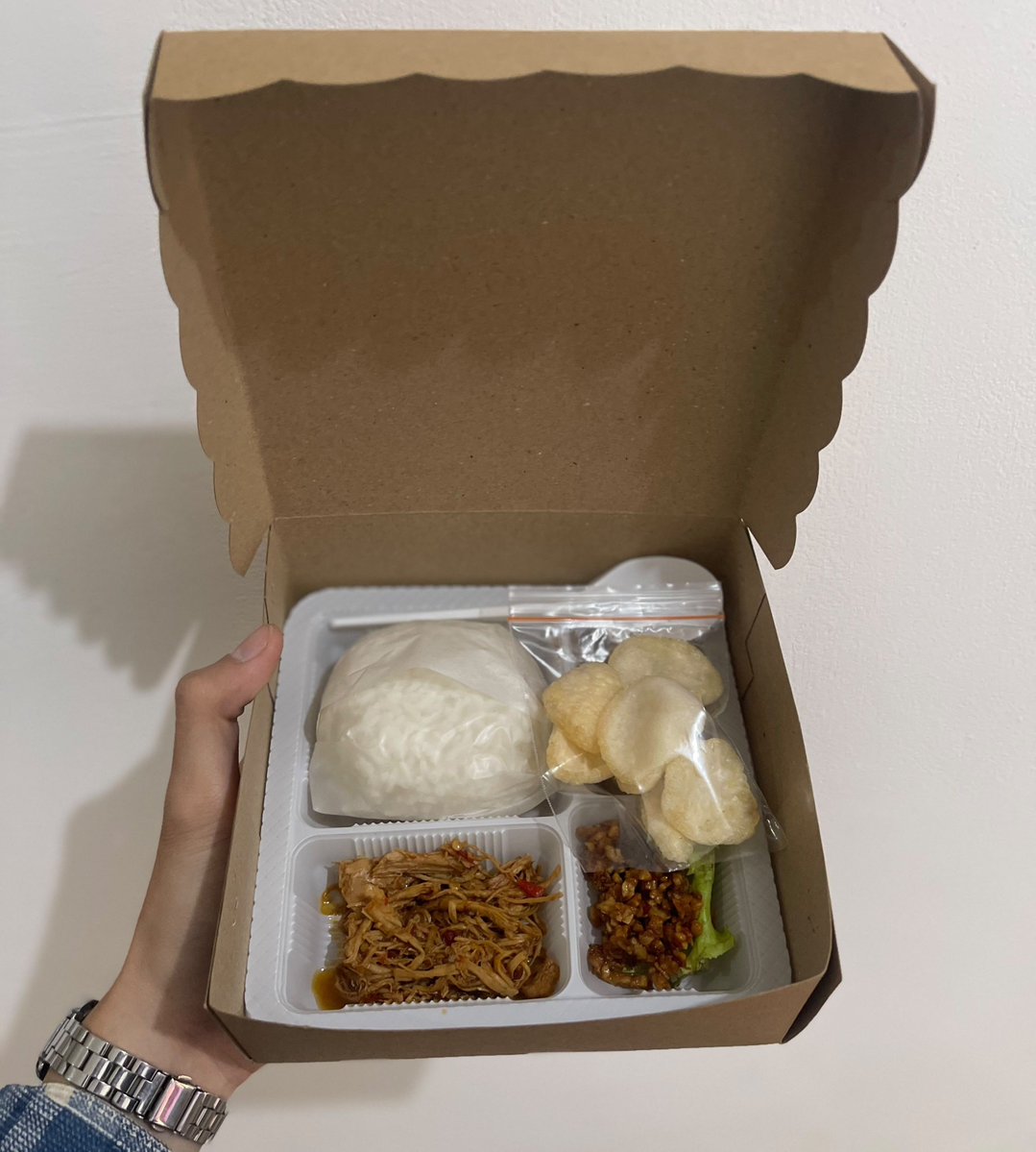AndyHusky666's tweet photo. Yg di lagi kuliah atau kerja di Jogja tapi kangen masakan rumahan? Bisa coba Catering Mamaku Gaez 🥰🙏 Yg di luar kota juga bisa cobain, nanti pengirimannya bisa melalui Paxel

Bisa DM atau WA tertera di @SakapatFood https://t.co/c5rLN9FV7b