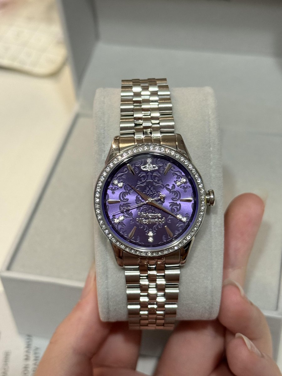 I4Bvt's tweet photo. 好きなものを手首に纏って、キラキラ輝く一瞬一瞬を記録していく⌚

#西太后   #女の子の小さな幸せ https://t.co/zHc7hE6cuY
