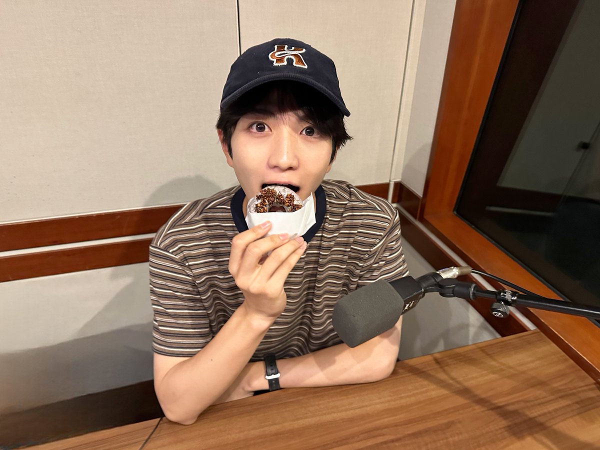 PodcastsMs_jp's tweet photo. #知念英和 のゆんたくでんぱ

第22回 20時配信💨
感想は #ひでんぱ でポスト✉
https://t.co/CHNcKLkAV9

今回は・・・「韓国旅行について」✈

先月お友達と訪れた“韓国”
飛行機での過ごし方から
おすすめのグルメまでご紹介🍖

帰国が迫る中で大事件勃発！！！
肌身離さず持ってるはずのアレがない！？

今夜もお楽しみに〜⭐