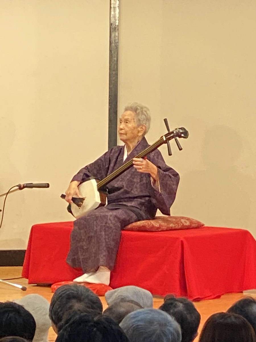 nanafuku55's tweet photo. 楽屋でも全員にもれなく声をかけ、「104歳だよ‼️」と。エネルギーと意欲の塊。祐子師匠はいまのお気持ちを「感謝のかたまりっ‼️」と。 https://t.co/b8oQfuvCmU