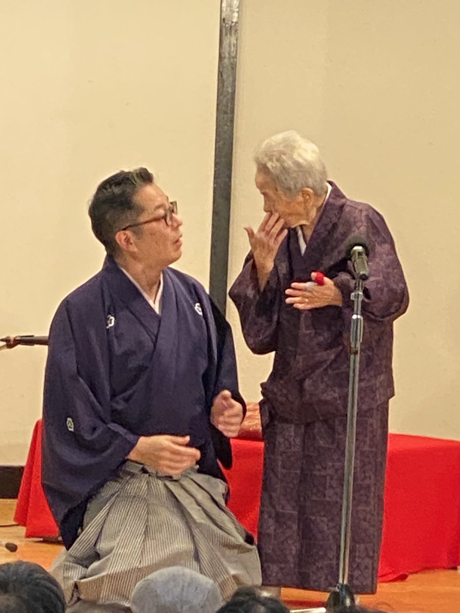 nanafuku55's tweet photo. 楽屋でも全員にもれなく声をかけ、「104歳だよ‼️」と。エネルギーと意欲の塊。祐子師匠はいまのお気持ちを「感謝のかたまりっ‼️」と。 https://t.co/b8oQfuvCmU