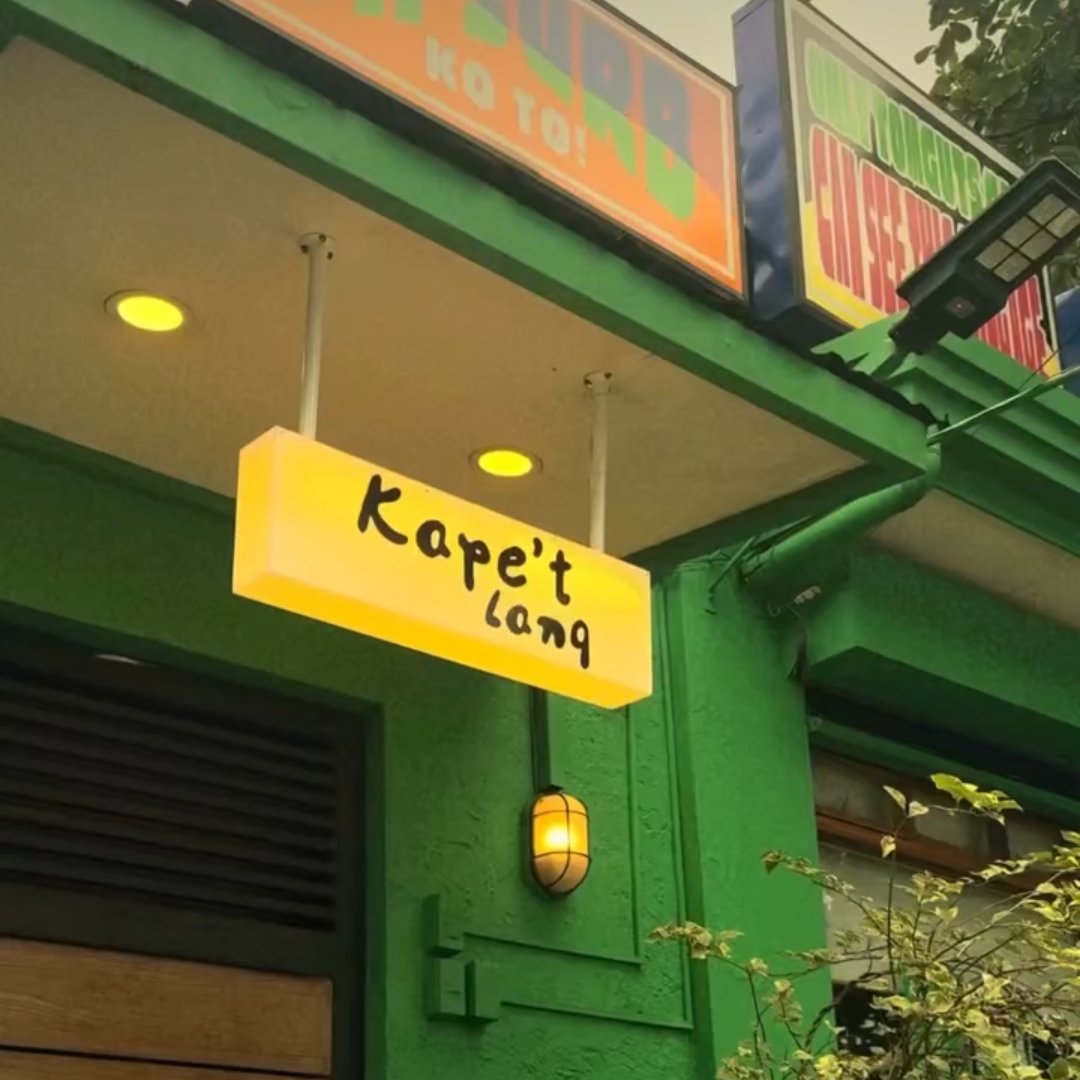 Cheolieeeyaaah's tweet photo. two days ago, decided na ako na mag pancake house sa bday ko pero biglang nagbago ang desisyon ko sa buhay hahaha. Sa anniversary na lang nag CapEath ako mag pancake house 💜

The name of the cafe literally says "Kape't lang" 😉💜 
#CapEath
#KapitLang https://t.co/SgR7uZtovp