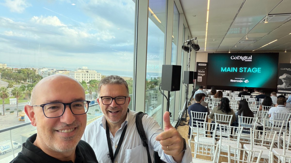 excentia's tweet photo. 📢 @acaleromon y @humoib están en el Veles e Vents en la celebración del #GoDigital2026. 

¡Arrancamos un mes lleno de eventos! https://t.co/CEAglzJNoO