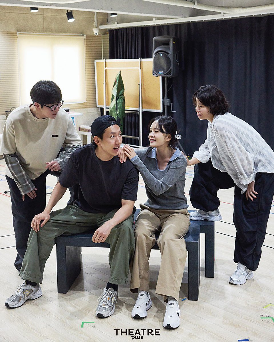 hyen_archive's tweet photo. 261001 #찾았다_혠

✮ 씨어터플러스 블로그 https://t.co/RZovdl10SB