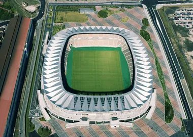 J_football_xxx's tweet photo. 全面屋根付き2万人規模のスタジアム

三ツ沢(2032年予定)　380億円🆕
亀岡(2020年開場)　156億円
蘇我(2005年開場)　81億円
仙台(1997年開場)　130億円

資源・人件費の高騰でコロナ禍以降の建設コストは天井知らず…。こう見ると、フクアリの建設費の抑え方はスゴイ。どういう工夫があったんだろう。 https://t.co/NqAp7w3hzh