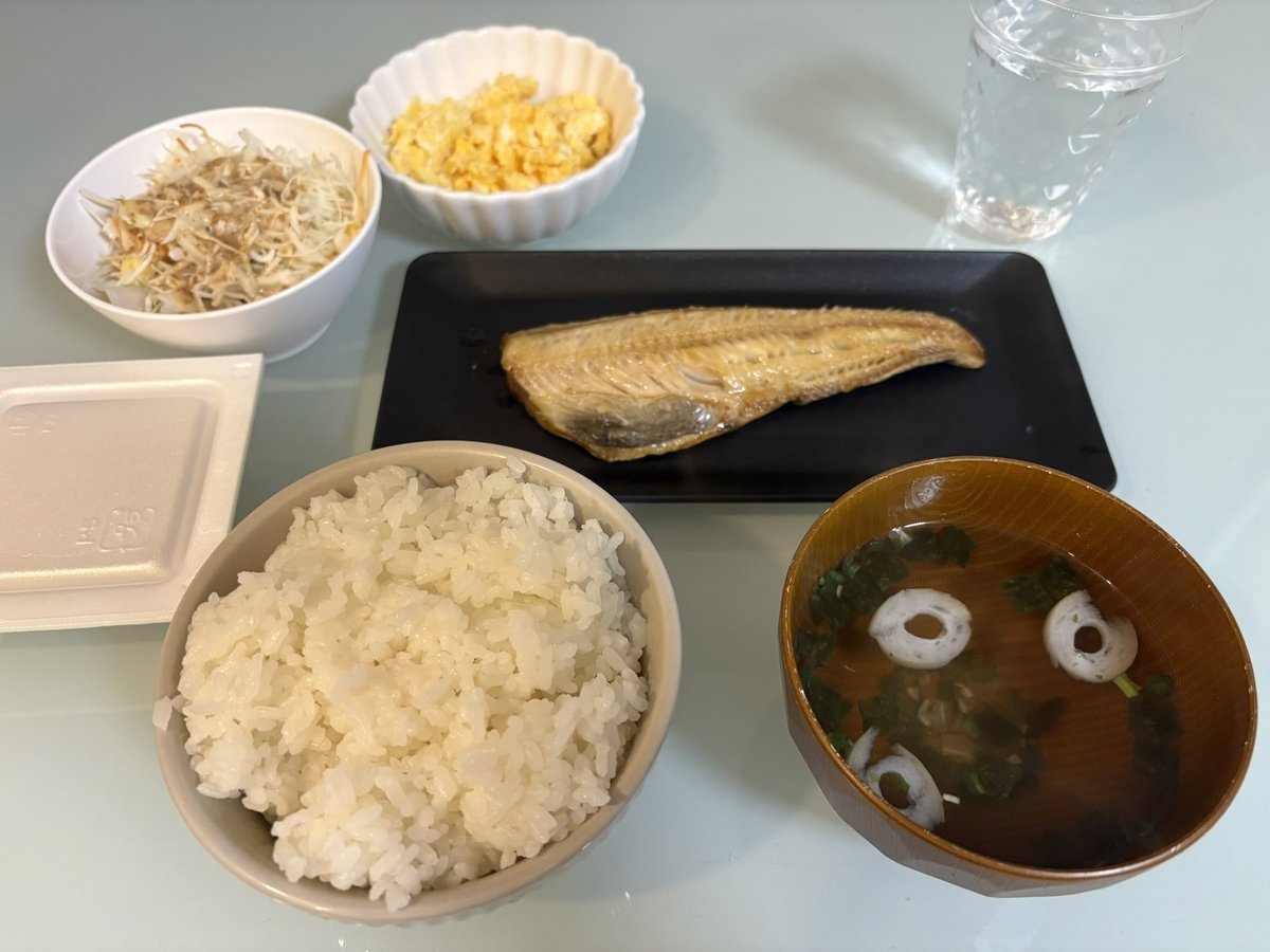 Amanda3_slm's tweet photo. 1人で食う飯は寂しい https://t.co/47pN7ATWTb