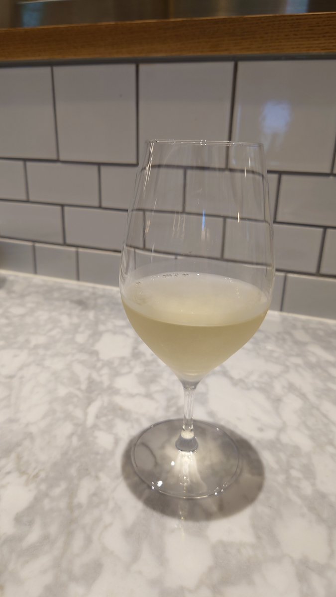 Anne46057160's tweet photo. ライブ前にちょっと一杯🍷

#KITTE大阪
#mmm765  #フラジャン765
#MOVE765 https://t.co/mvmuxOZUWC