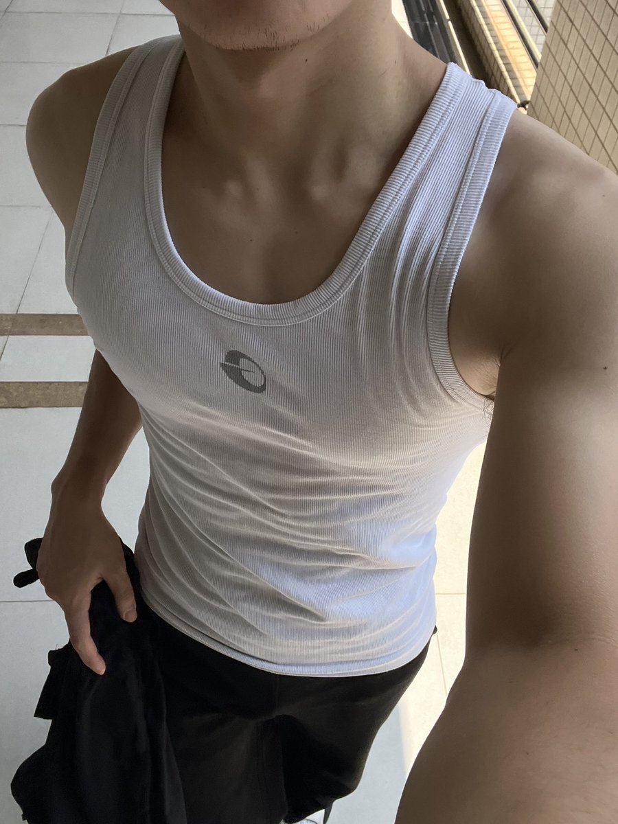 Nippppflex's tweet photo. 我健身就是不同的裤子搭配同一件背心
#ootd #健身 #薄肌 https://t.co/K5aYpb60iB