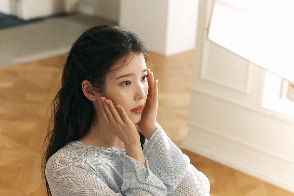 iuedelweiss's tweet photo. 에스티로더 코리아 인스타그램 #아이유
Estée Lauder Korea Instagram Post #IU https://t.co/ctPwj5cfoR
