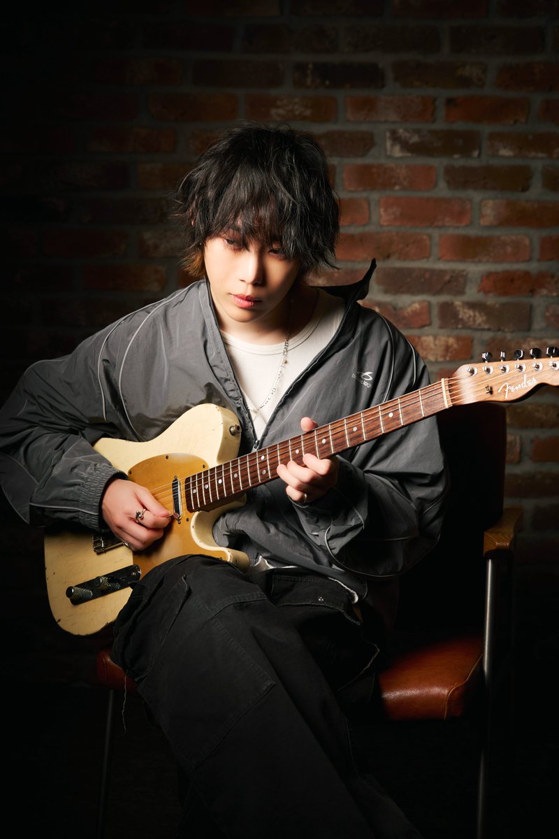 __tabloid's tweet photo. < MEDIA >

10/13(火)発売
ギター・マガジン
2026年11月号インタビュー掲載📚

▽詳細はこちら
https://t.co/UrkuRXhX65

#須田景凪 https://t.co/BKEUzOMJzn