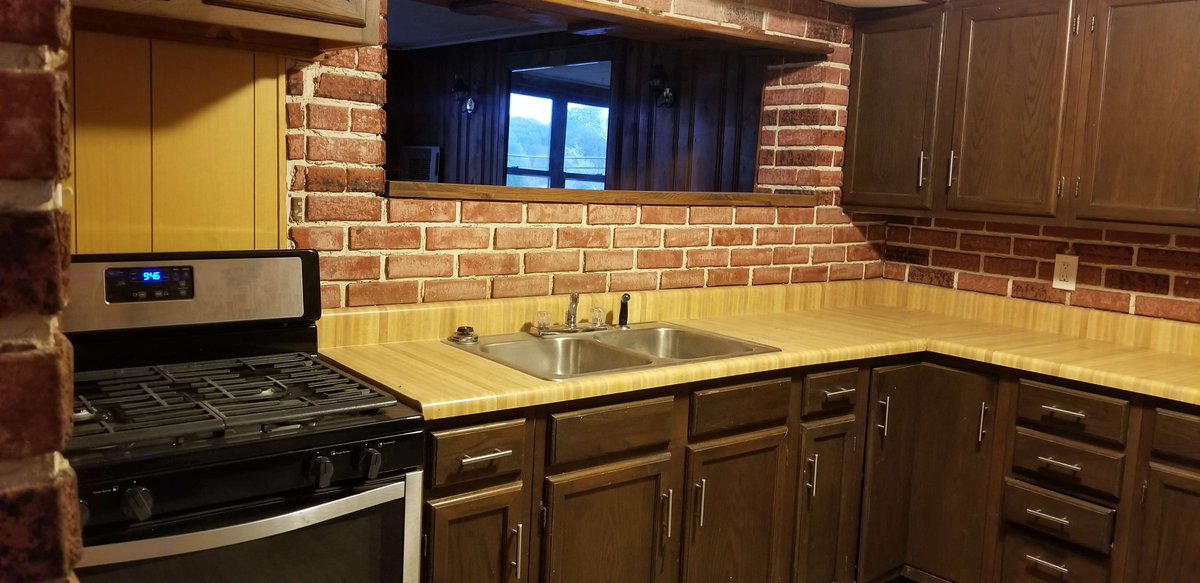 MO_TX_REALTOR's tweet photo. A spacious first-floor family room plus hardwood floors in the living, dining, and bedrooms make this brick St. Louis home stand out. 3 beds, 1 bath, 1,407 sq. ft. | $120,000.
https://t.co/VNCew85M10 https://t.co/ECuRcUXK0Z