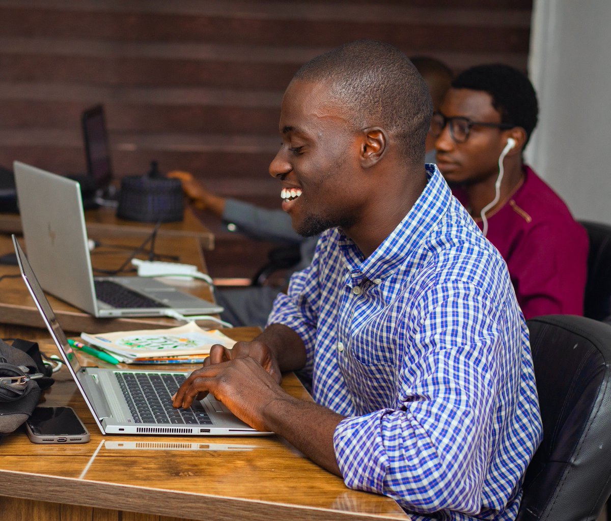 ATdevskd's tweet photo. The best part of building? Building together 😊💻
Good vibes, new connections, and a community passionate about technology.

@Africastalking @itcentralng @theblockcapitol @stonetechacad
#WeLoveNerds #BuildWithAT #ATdevsNG #developers #techcommunity #hackathon https://t.co/anSCa9B5l1