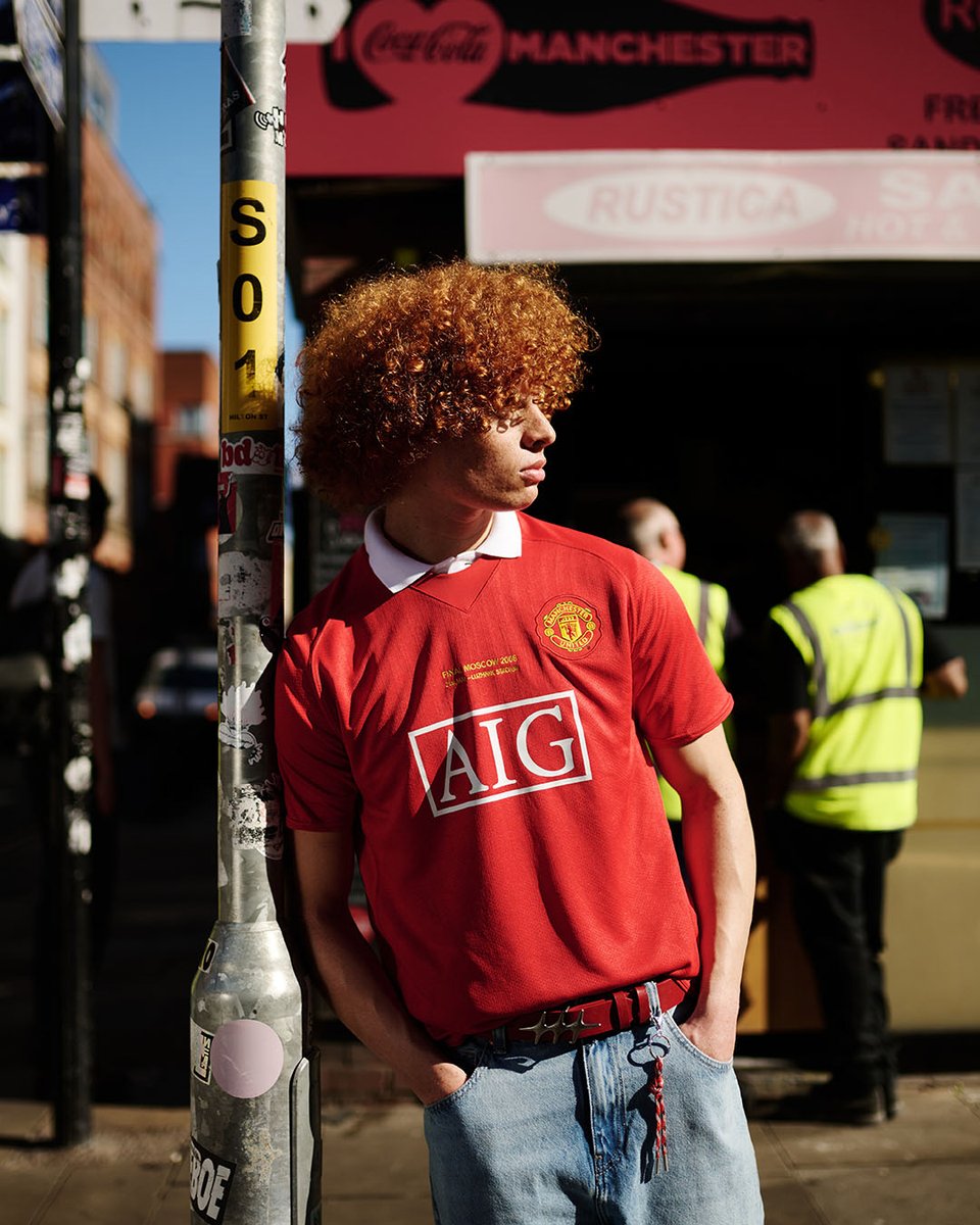 ManUtd's tweet photo. Iconic shirts, reimagined 🌀

The retro collection vol.2 is available now 👇