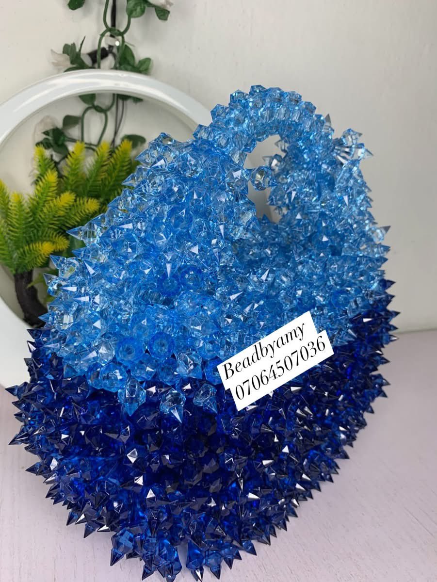 ZimuzorOkonkwo's tweet photo. Pair it with your favorite outfit and watch the magic happen. 

At beadbyamy we make wearable art to spice up your outfit. 

70.000

07064507036

#BeadedBag #BeadedBag #owambe #nigeriansindisapora https://t.co/rZVmpOUFJO