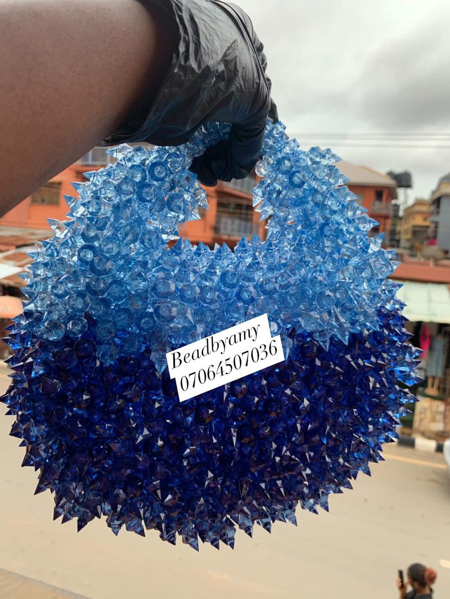 ZimuzorOkonkwo's tweet photo. Pair it with your favorite outfit and watch the magic happen. 

At beadbyamy we make wearable art to spice up your outfit. 

70.000

07064507036

#BeadedBag #BeadedBag #owambe #nigeriansindisapora https://t.co/rZVmpOUFJO