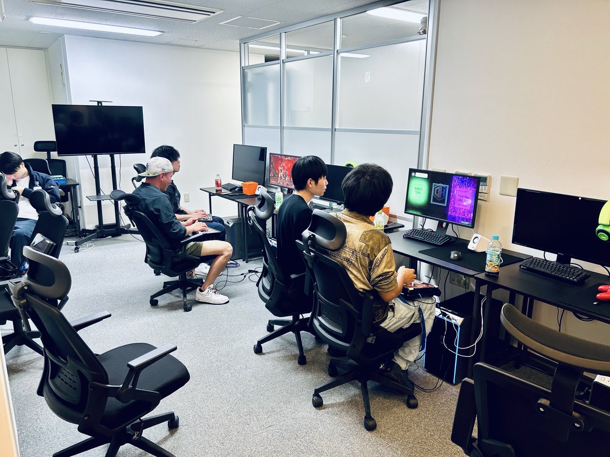suke8160's tweet photo. タマファイ高幡不動対戦会は明日18時からです！
告知遅れてすみません🙇

・PC10台環境🖥️
・学生割引あり🈹
・20時過ぎからシングルトナメあり🔥
・レバレス貸し出し4台あり(Kitsune)

事前の参加申請は不要なので気軽にご参加ください。
お待ちしておりますー！ https://t.co/HvT4MP6Z5R