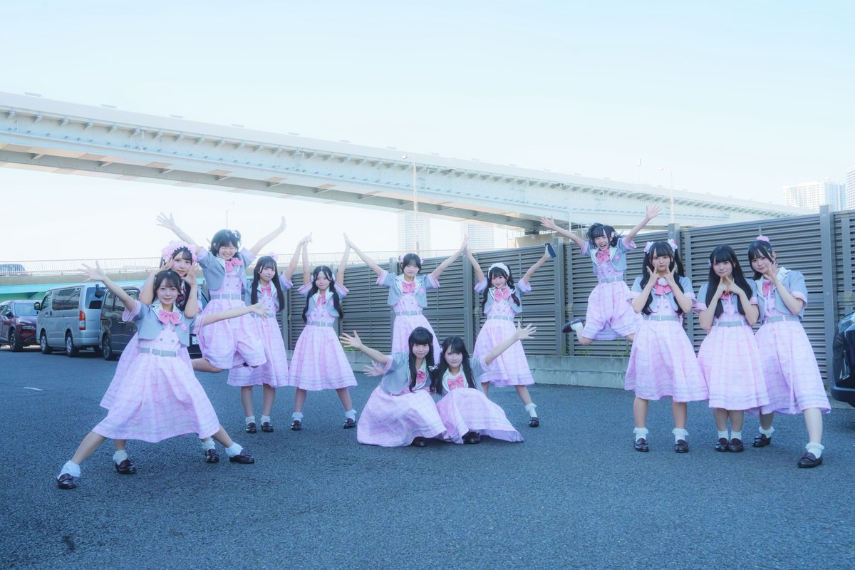 Heroines_RS's tweet photo. 本日は「ふぃくふぇす！」ありがとうございました！♡♡
久しぶりのぽかぽかお天気☀️.°10月最初に会えて嬉しかったよᐡɞ̴̶̷ ·̮ ɞ̴̶̷ᐡ秋もたくさん思い出作ろうね🍁🫶🏻

十華さんお誕生日おめでとうございます！💛💛素敵な一年になりますように🎂

次は5日のHEROINES HARMONY💙まってます🎀

ここより

#ヒロインズ研究生 
#ヒロ研