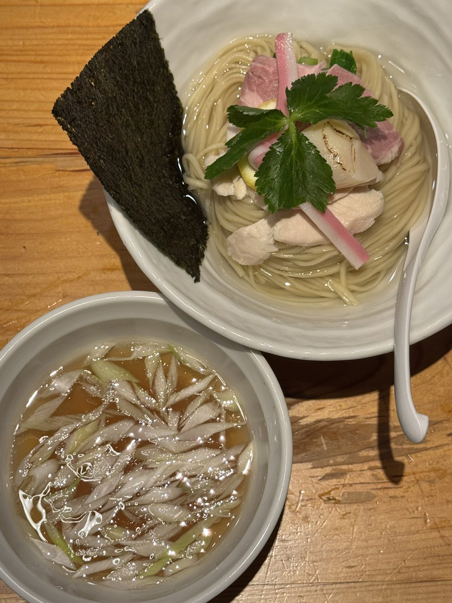 mescarbonicsub6's tweet photo. ラーメン部活動2026年543軒目は銀座のむぎとオリーブで、蛤と帆立の昆布水つけSOBAとスパイスカレー。
#ラーメン  #ramen #lamen #rahmen #中華そば #支那そば #つけ麺 #まぜそば https://t.co/5R70ThrEiC