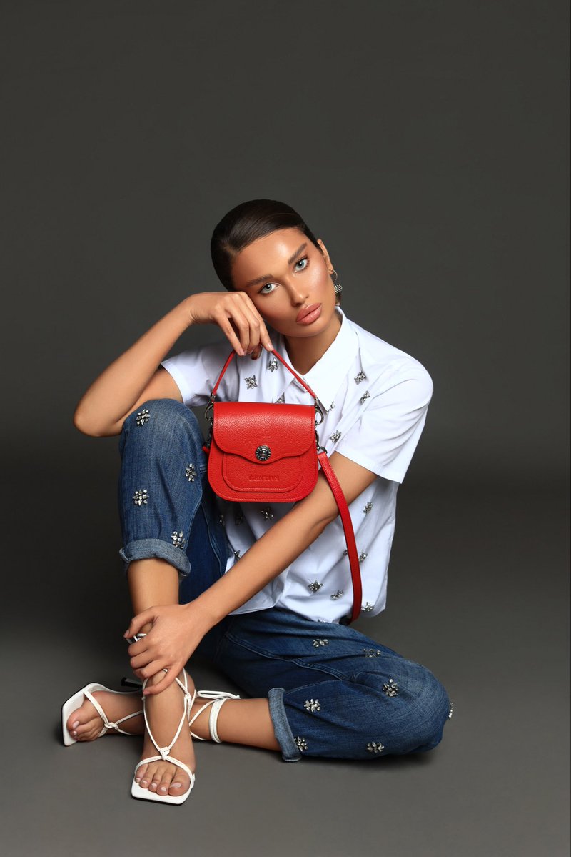 gentivs's tweet photo. • A signature silhouette, designed to be remembered. ✨
Cutie by Maison GENTIVS 

#fashion #design #style https://t.co/VUk30jHPDP