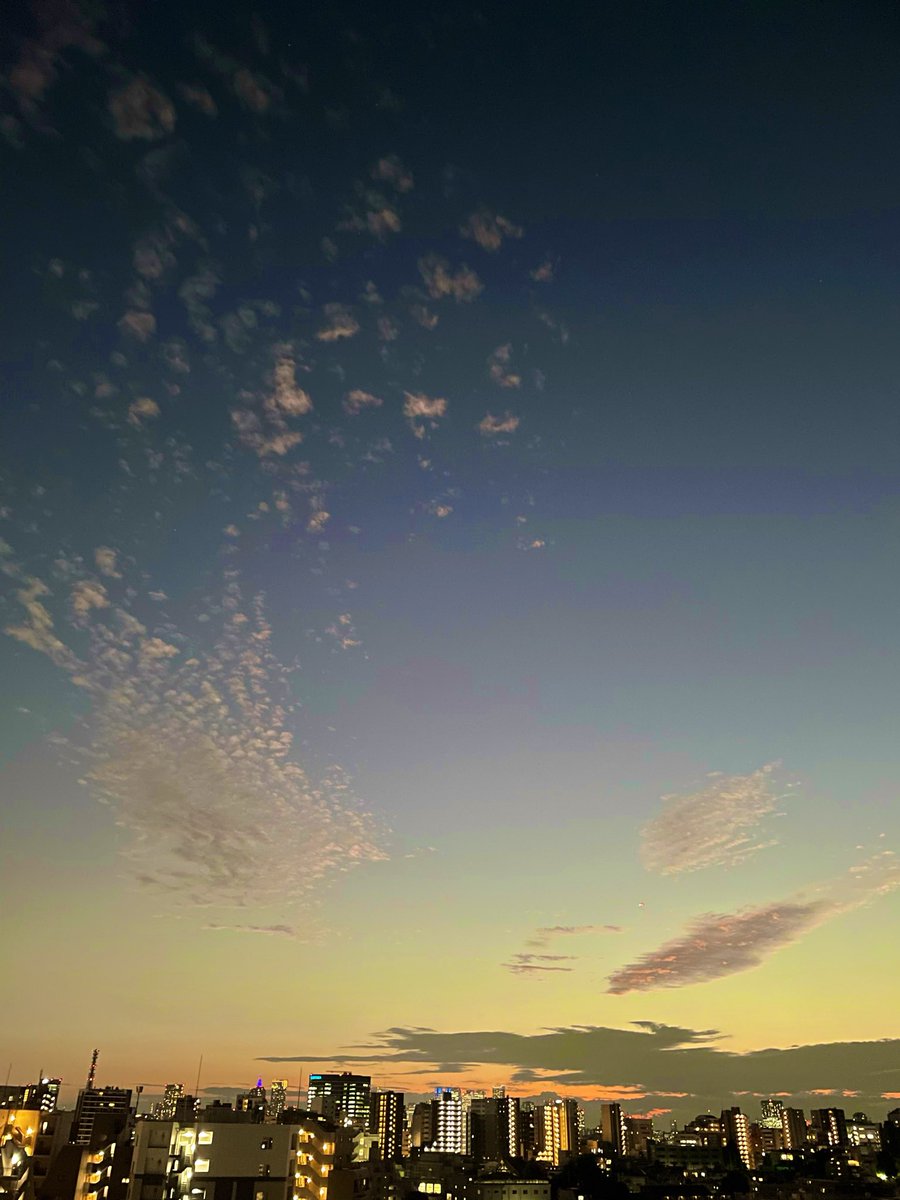 DIntroductions3's tweet photo. #イマソラ #相互フォロー
#写真好きな人と繋がりたい
#ファインダー越しの私の世界

秋が深まる中、蒸し暑い夕暮れ 🌆 https://t.co/PWGHIpRud2