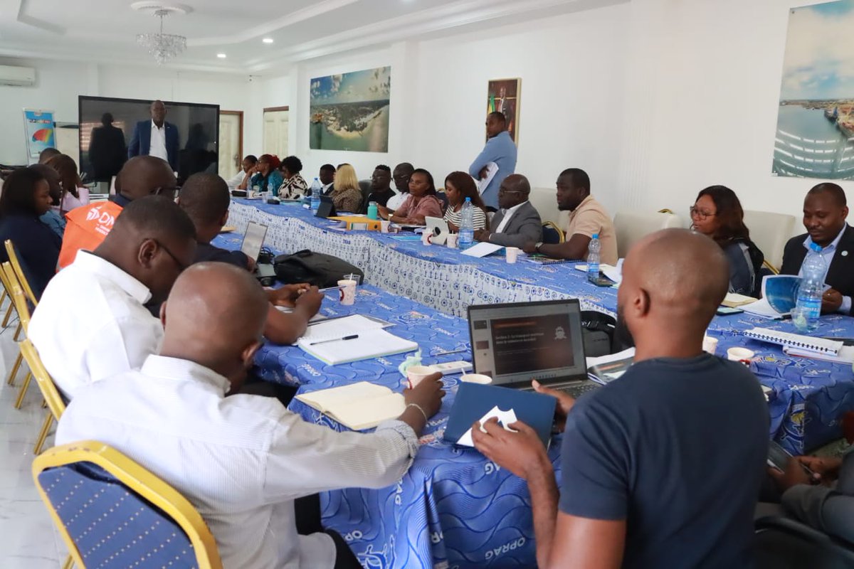 TrainForTrade's tweet photo. ⚓ 🇬🇦 L’@OPRAG_GA lance la 9ᵉ promotion du Certificat de Gestion Moderne des Ports @UNCTAD @TrainForTrade.

31 participants de 5 structures de la communauté portuaire ont suivi le Module 1 consacré au commerce et aux transports internationaux. https://t.co/e1UB80Uj8b