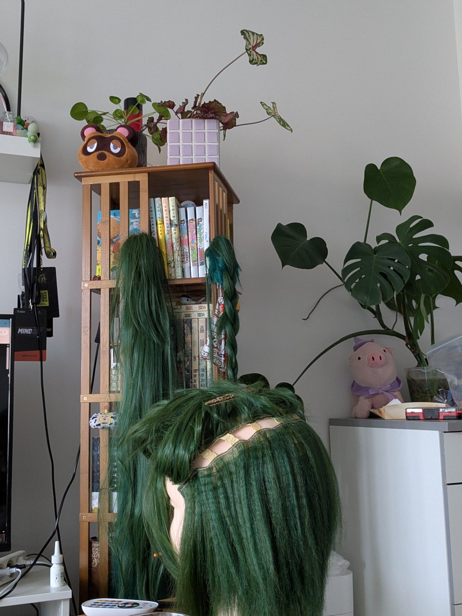 skilishu's tweet photo. Ça bosse dur sur la wig de migou https://t.co/TCW1vqKCpT