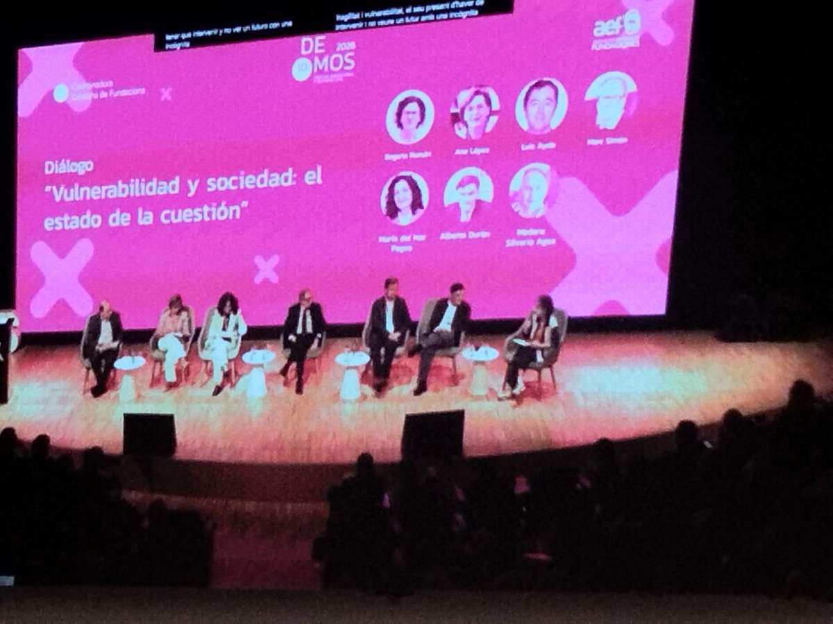 Corresponsables's tweet photo. “Cuando hablamos de multivulnerabilidad se ve clara la necesidad de múltiples puntos de vista. Toda esta complejidad que se está produciendo hace necesario profundizar más para poder actuar mejor y enseguida”
Marc Simón, Subdirector General de Social de @FundlaCaixa
#Demos2026 https://t.co/teHhAhS6nk