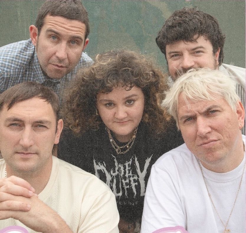 DiscipleElland's tweet photo. UPDATE:  @ATownNews 

****IRISH FOLK BAND THE MARY WALLOPERS WILL PLAY LIVE ON THE GARVAGHY ROAD TODAY AT 3PM:  *******

Irish  folk music group The Mary Wallopers will be on the Garvaghy Road on Thursday afternoon.
The Dundalk-based band will be present from 3pm to support local people and sing a few tunes.
This week has seen musicians entertain residents in a bid to keep spirits up amidst a stand-off over a controversial Orange Order parade.
On Wednesday evening, members of the band Beoga joined musicians at a tent set up in the area. 

In a post on the band’s Instagram account, they said they were “in awe of the wonderful community on the Garvaghy Road”.

The band said the local residents, who have been protesting since Sunday, were “a shining example of solidarity, people power, resistance and standing firm for peace and dignity in our communities”.